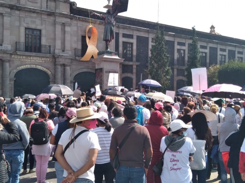 Marcha por Ley de Amnistía en plaza de Los Mártires