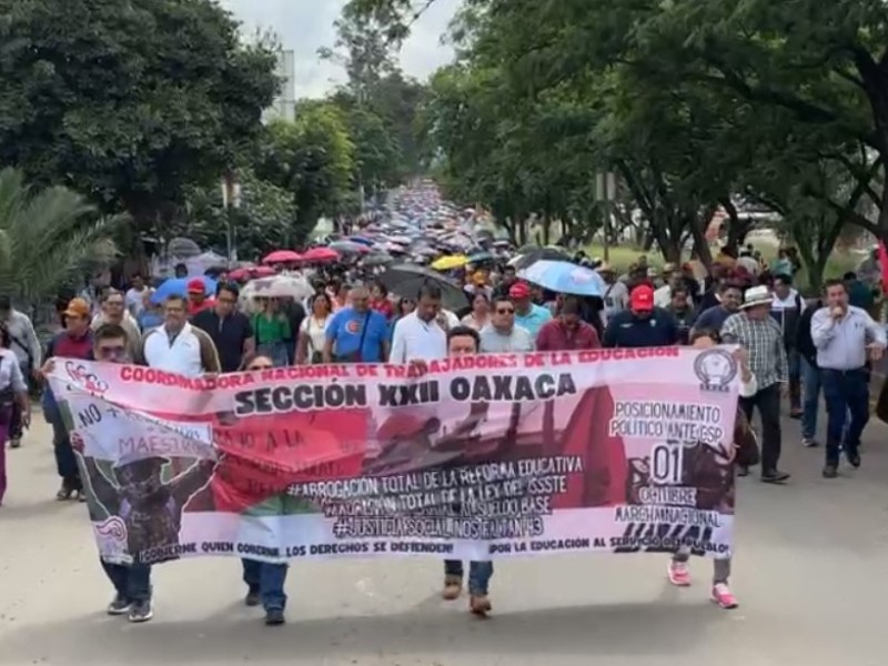Marcha Sección 22 en la toma de protesta de Sheinbaum