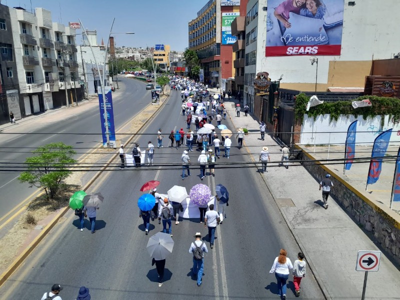 Marchan 30 mil maestros por abrogación de Ley Issste 2007