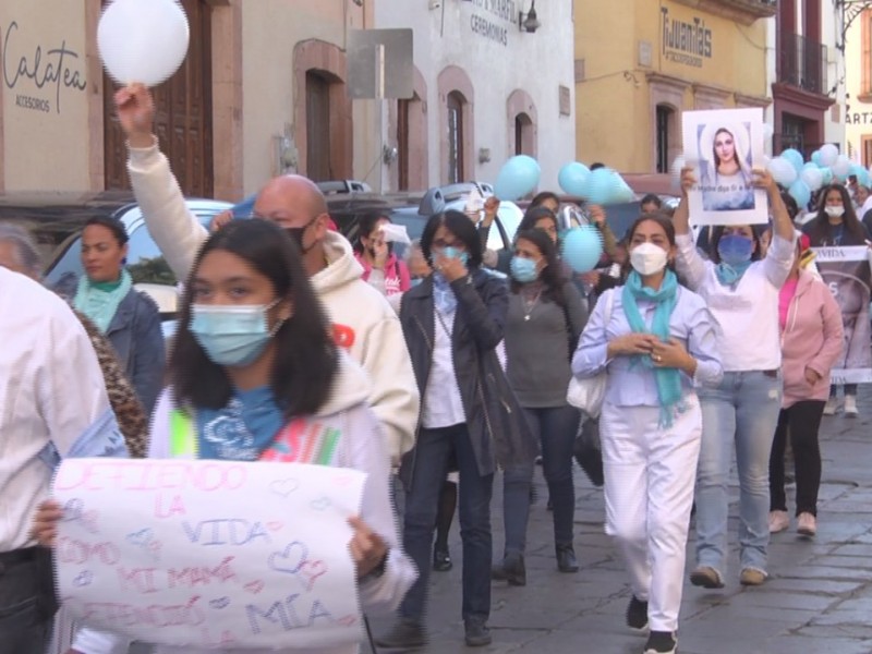 Marchan a favor de la vida y de la mujer