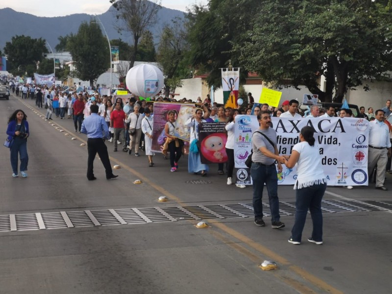 Marchan católicos contra la despenalización del aborto