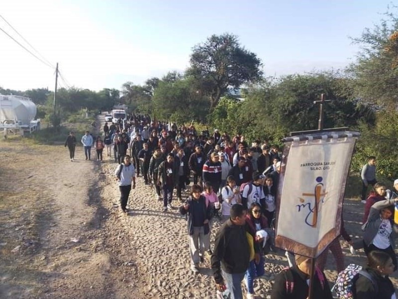 Marchan con fe y esperanza 8 mil jóvenes a Cristo Rey,