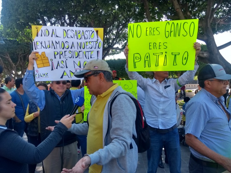 Marchan contra el desabasto de gasolina