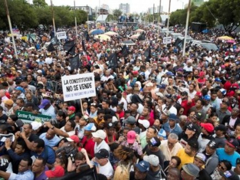 Marchan contra reelección en República Dominicana