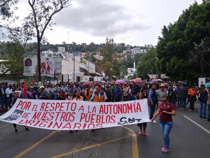 Marchan contra represión a comuneros; exigen respetarlos