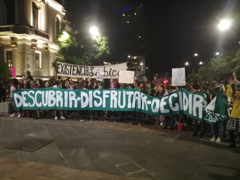 Marchan contra violencia feminicida y desapariciones en Guadalajara