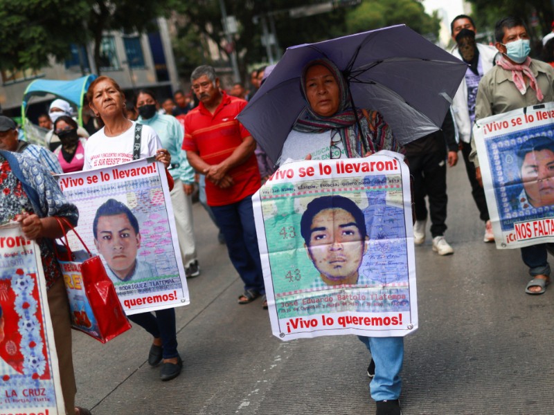 Marchan por Ayotzinapa, a 11 años de la desaparición de 43 estudiantes