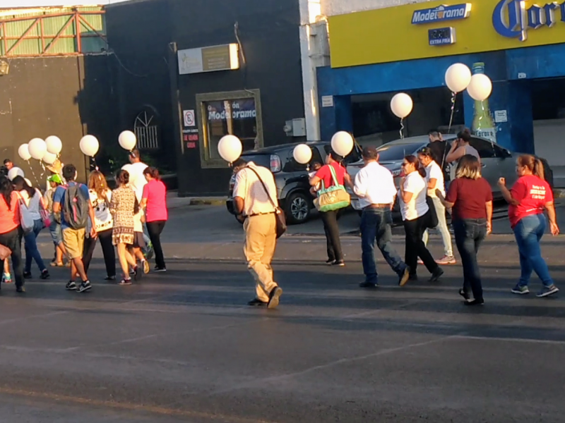 Marchan en Guaymas por niños ABC