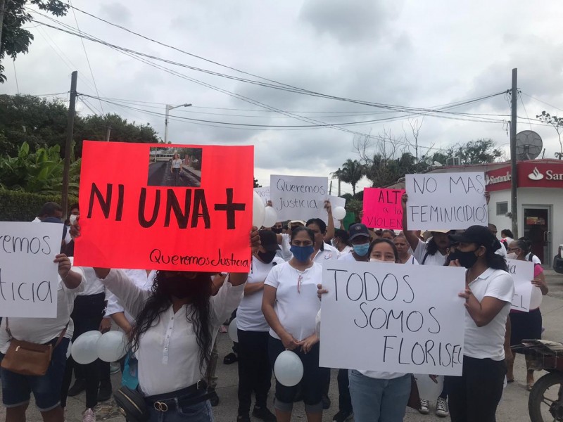 Marchan en Jamapa, exigen justicia por Florisel Ríos
