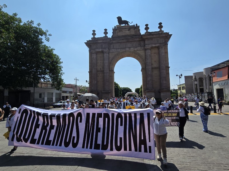 Marchan en León para exigir medicamentos contra el cáncer