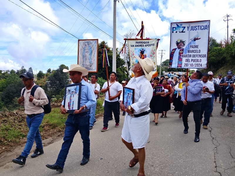Marchan en memoria de Padre Marcelo Pérez