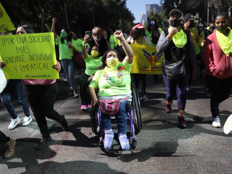 Marchan en México para visibilizar a las personas con discapacidad