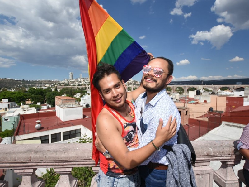 Marchan en Querétaro con orgullo