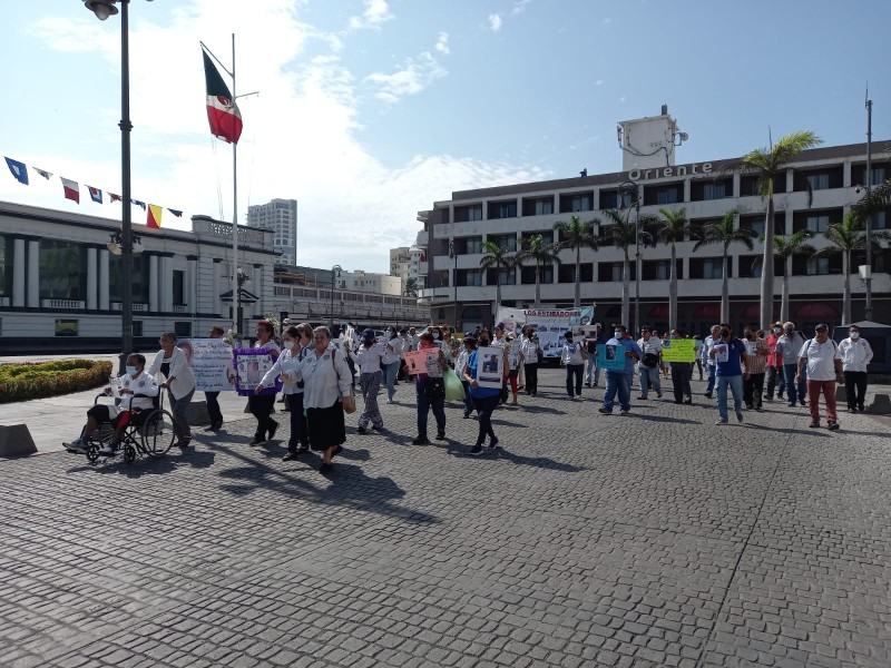 Marchan extrabajdores Portuarios a 31 años de la requisa