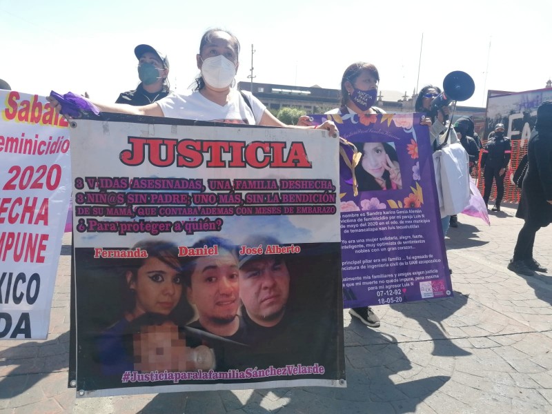 Marchan familias de víctimas de feminicidio en Toluca