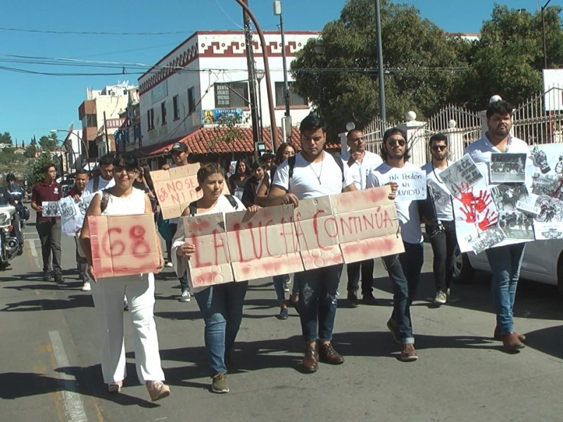 Marchan jóvenes nogalenses por estudiantes fallecidos en 1968