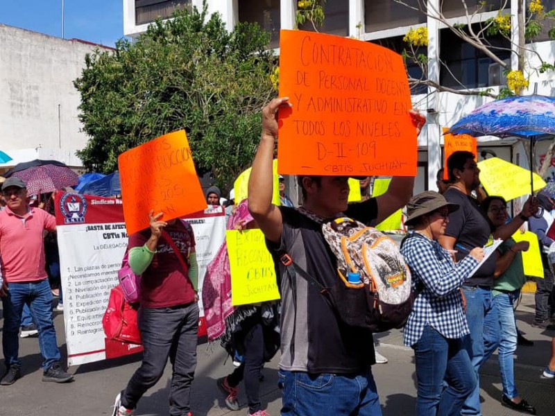 Marchan maestros de educación media superior de la S22