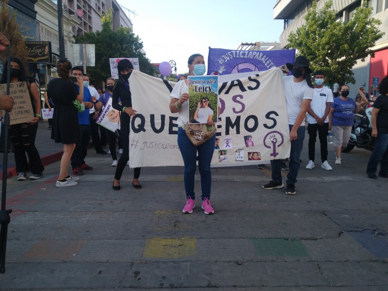 Marchan nogalenses en protesta por violencia a las mujeres