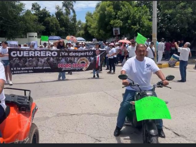Marchan para exigir liberación de Pedro Segura