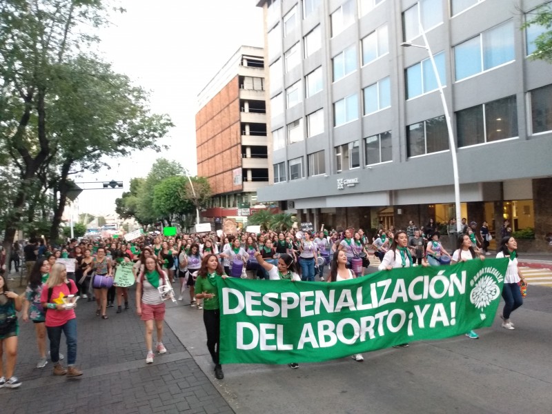 Marchan por aborto libre y seguro en Guadalajara