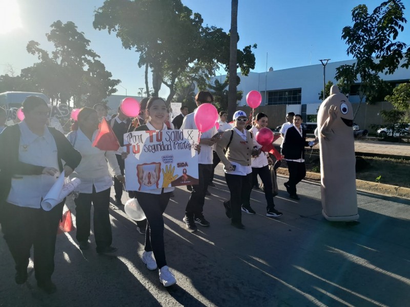 Marchan por el Día Mundial contra el Sida