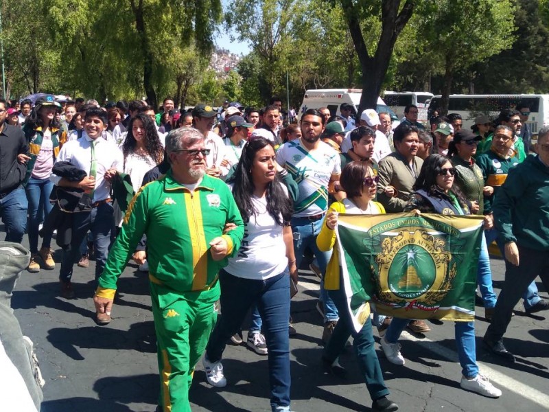 Marchan por la autonomía de la UAEM