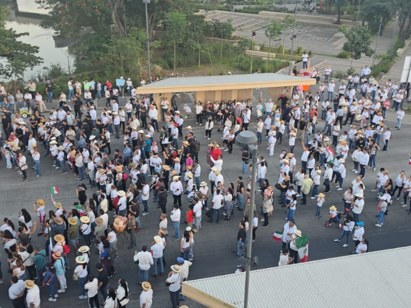 Marchan por la paz y justicia en Tepic