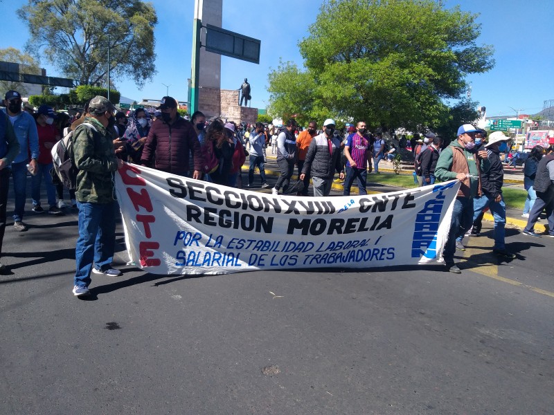 Marchan profesores de la CNTE, buscan mesa de diálogo