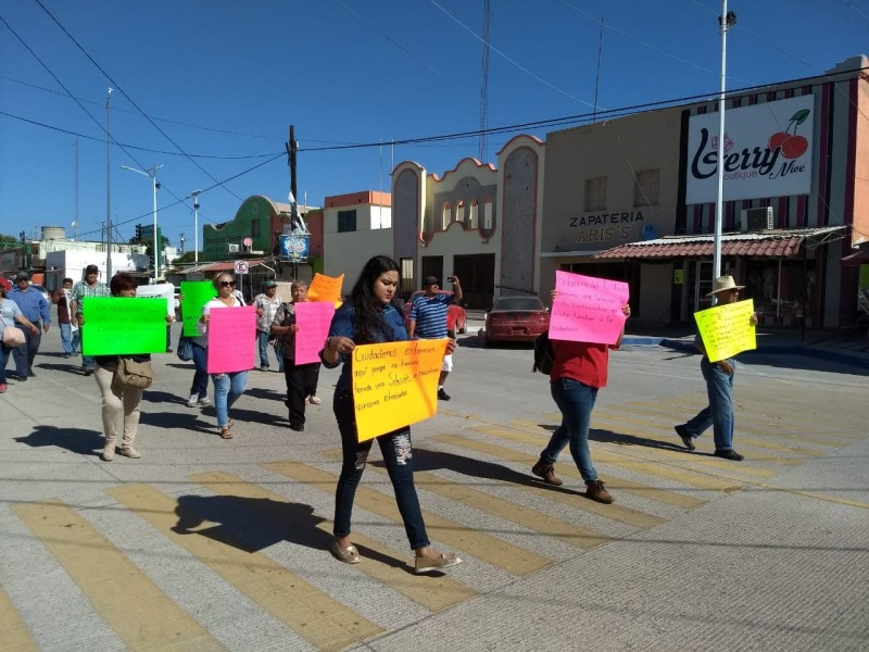 Marchan trabajadores de Empalme