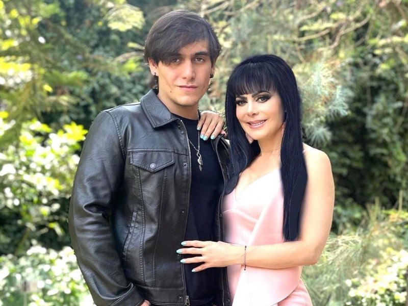 Maribel Guardia responde a críticas por recordar a su hijo