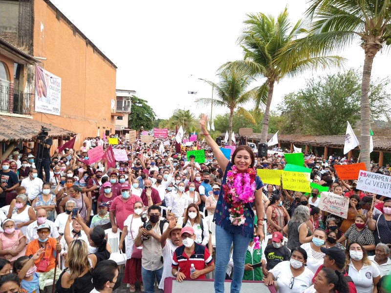 Maricarmen Cabrera, cierra campaña desde la calle 5 de mayo