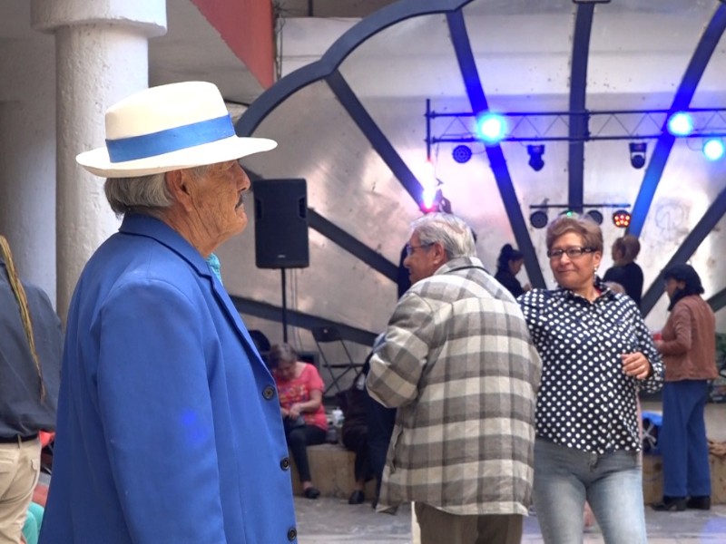 Martes de baile, ritmo y unión en la Cocha Acústica