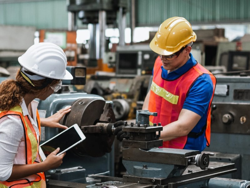 Marzo oscuro para la industria manufacturera en México