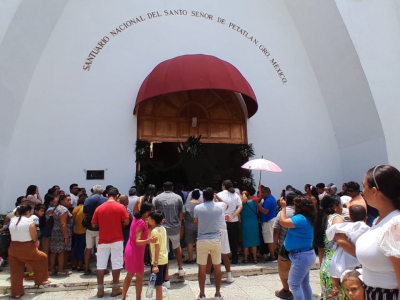 Más de 10 mil feligreses visitan santuario del Papá Chuy