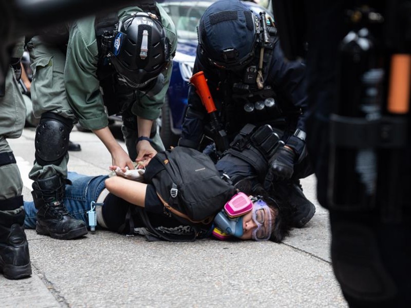 Más de 100 detenidos por protestas en Hong Kong