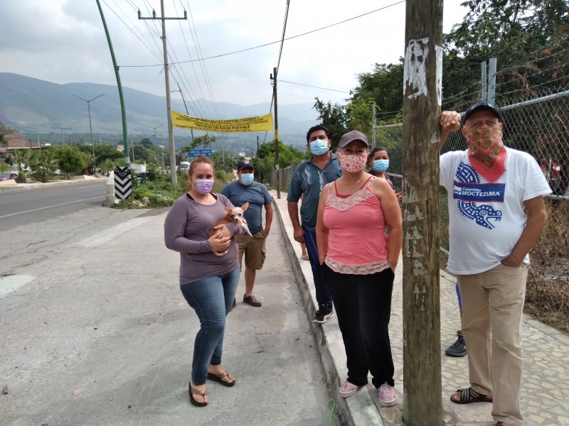 Más de 100 familias demandan servicio de agua potable