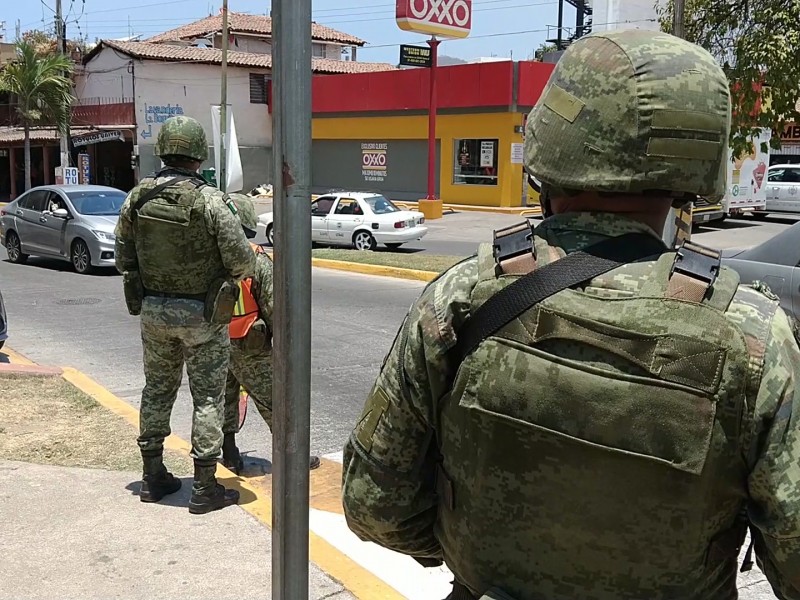 Más de 100 militares refuerzan seguridad en Zihuatanejo