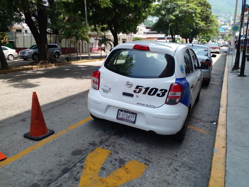 Más de 100 sitios de taxis son irregulares en Acapulco
