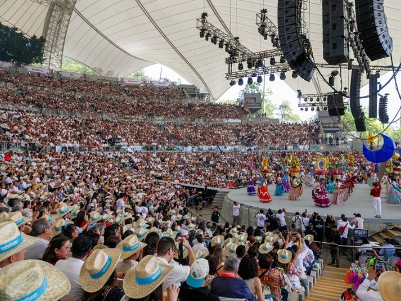 Más de 11 mil personas en la primera emisión de la Guelaguetza