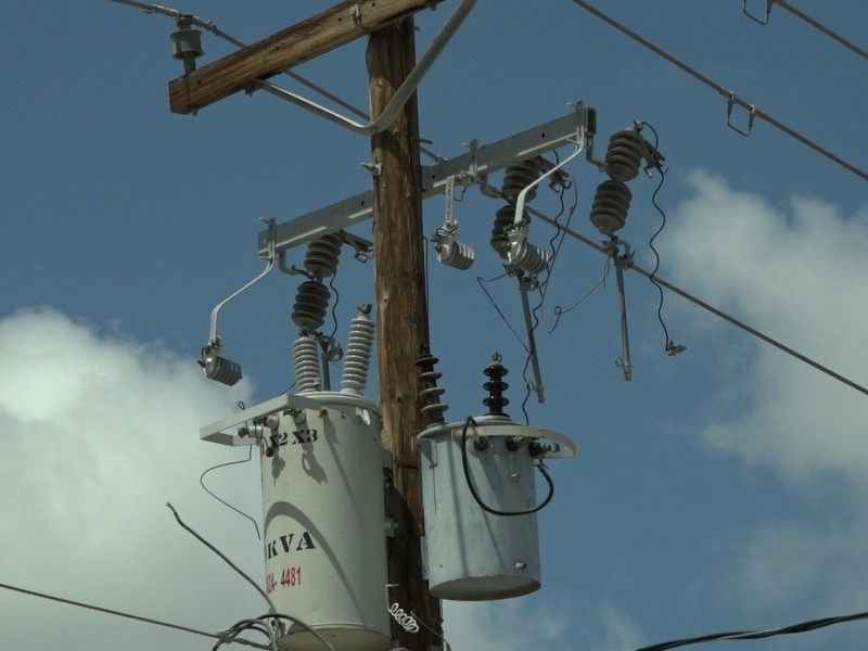 Mas de 12 hrs sin luz en colonia Benito Juarez