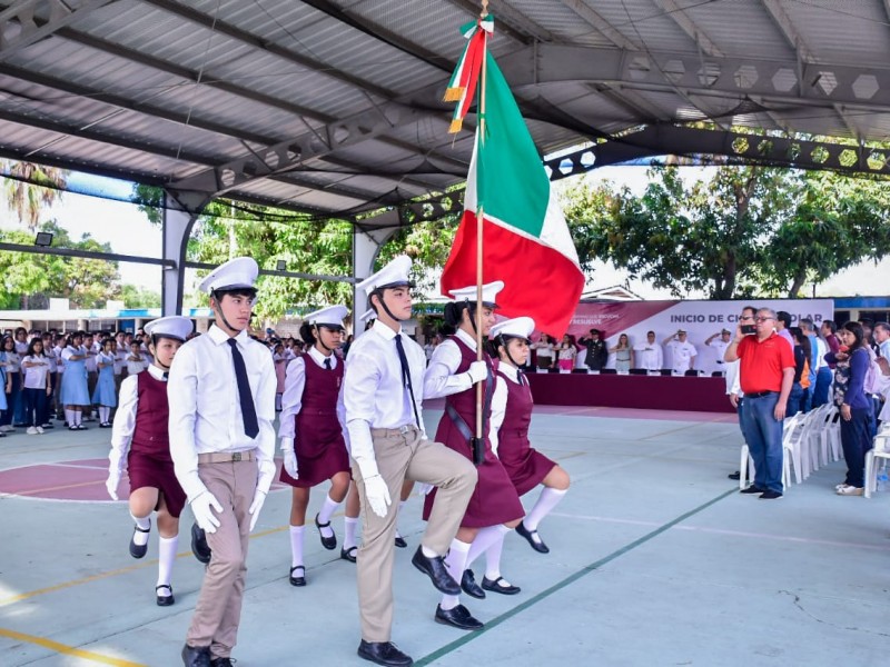 Más de 150 estudiantes iniciaron clases en el Sur