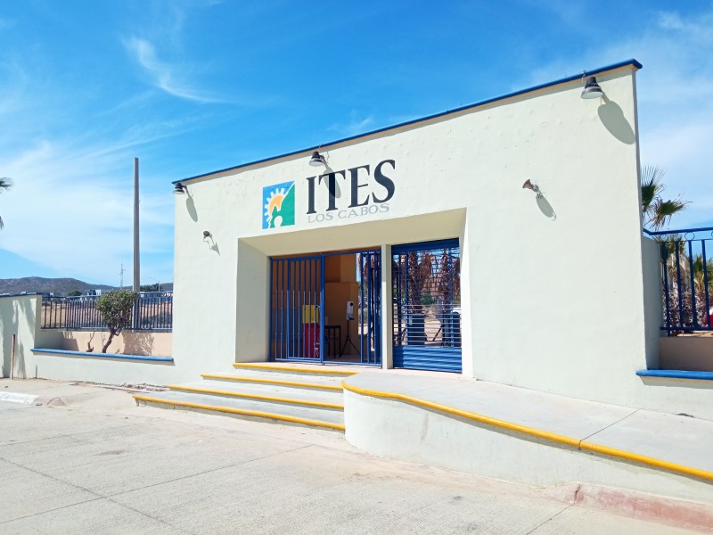 Más de 1500 alumnos del ITES regresan a las aulas