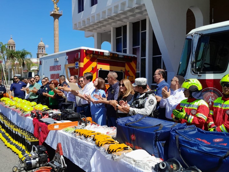 Más de 1.7 millones de pesos en equipamiento para Bomberos de Navojoa