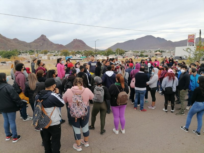 Mas de 200 personas subieron el cerro microondas esta tarde