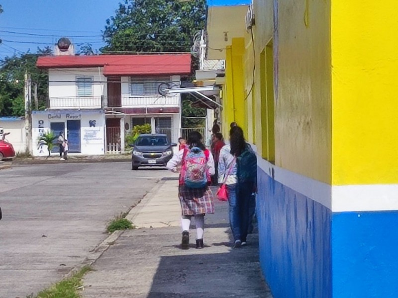 Más de 27 mil alumnos regresan a clases en Tuxpan