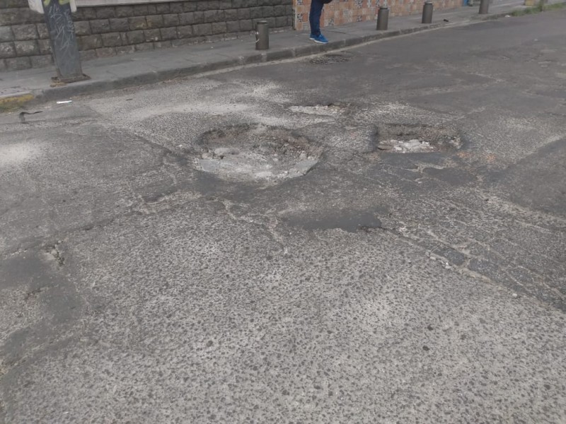 Más de 3 baches en colonia La Acocota