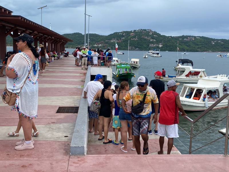 Más de 30 mil bañistas en las playas de Ixtapa-Zihuatanejo