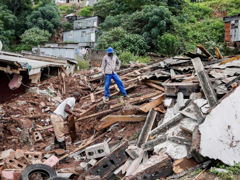 Más de 300 muertos por fuertes lluvias en Sudáfrica