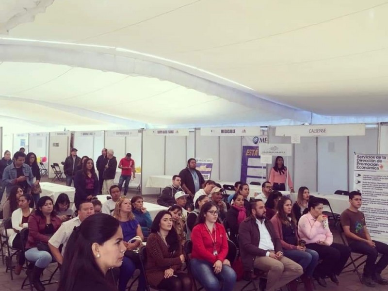 Más de 550 vacantes en feria de empleo