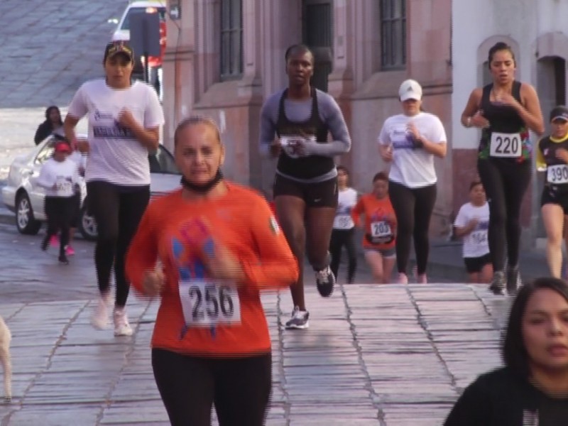 Más de 600 mujeres participan en carrera 5k